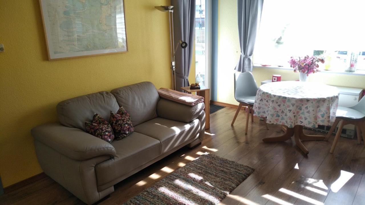 Haus Tertius - Strand- Und Hafennahe Ruhige Ferienwohnung 부숨 외부 사진