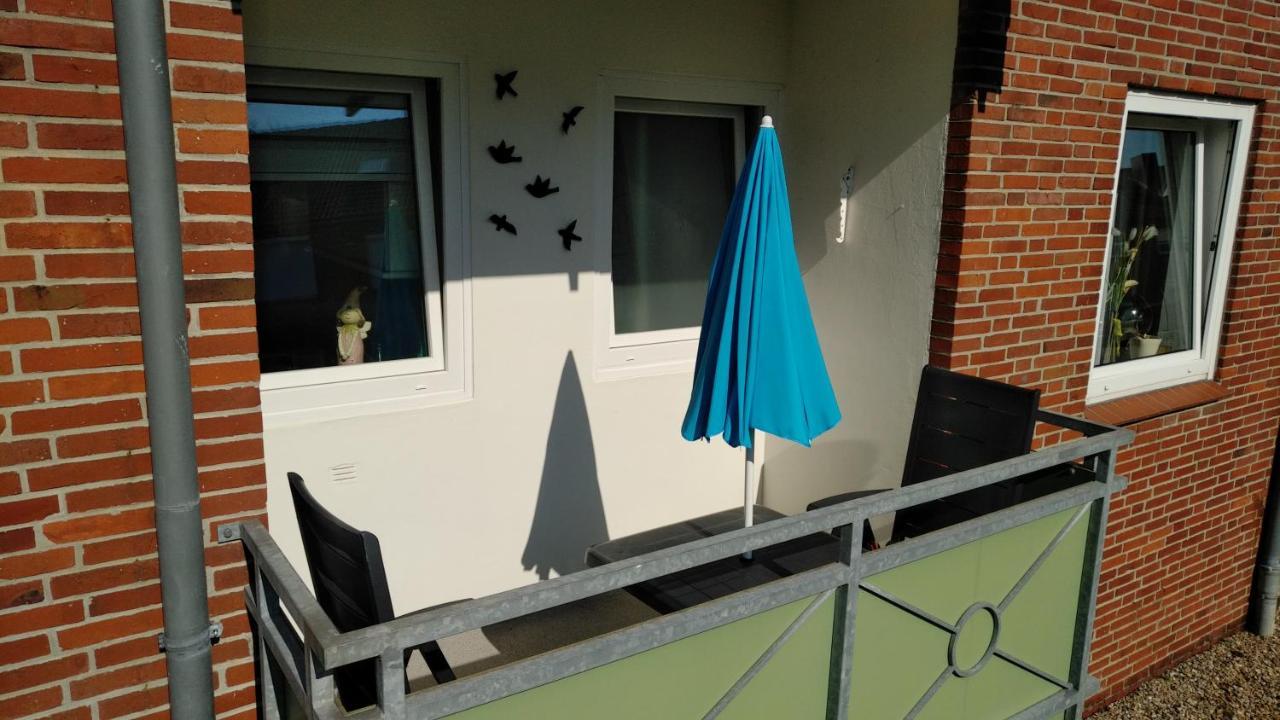 Haus Tertius - Strand- Und Hafennahe Ruhige Ferienwohnung 부숨 외부 사진